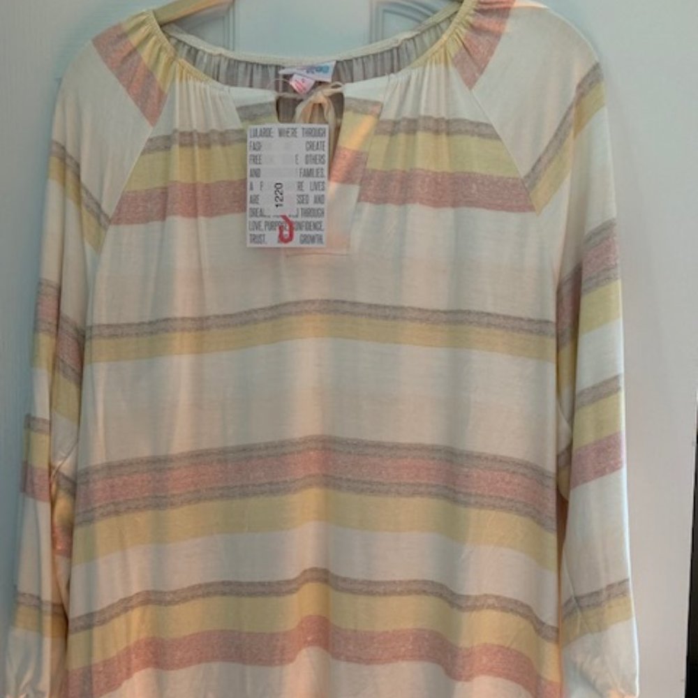 LulaRoe Debra Top S  NWT